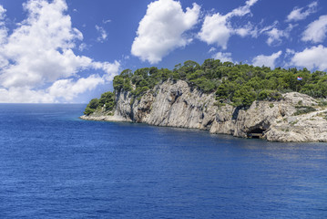 Fototapeta na wymiar Beautiful rocky island in the sea.