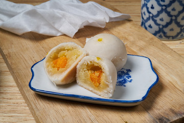 pastry mung bean with egg yolk (Moon cake)