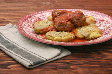 Roasted meatballs with mashed potatoes