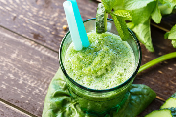 Green vegetable smoothie