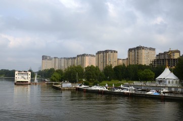 Navigation du « Lev Tolstoï » sur la Volga de Moscou vers Ouglitch (Russie)