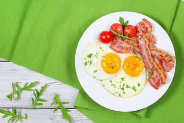 crispy fried bacon, Sunny Side Up Eggs