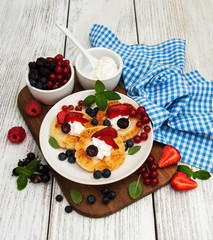 cottage cheese pancake with berries