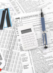 Fototapeta premium 1040 tax form and credit cards