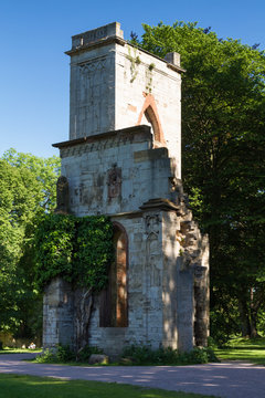 Ruins of the former venue at the Park an der Ilm