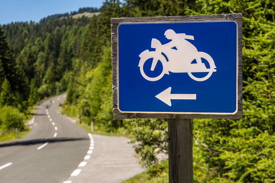 Straße in den Alpen Motorrad-Tour 