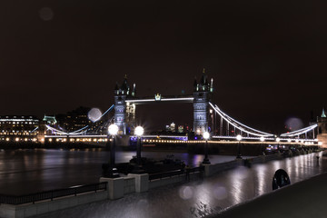 Fototapeta na wymiar More London, Tower Bridge