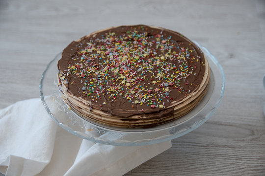 Tarta de chocolate de obleas con decoraci&oacute;n de estrellas