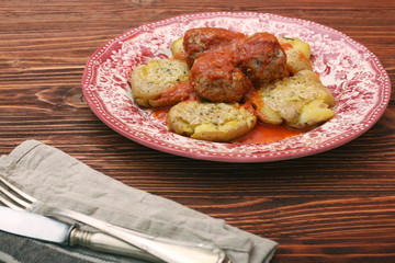 Roasted meatballs with mashed potatoes