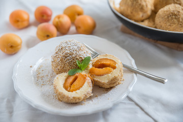 Marillenknödel, Aprikosenknödel 