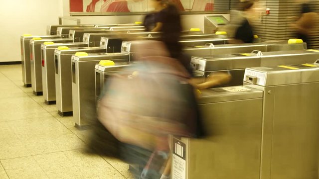 The crowds passing through the wicket