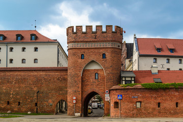 Brama w murach obronnych miasta Toruń, Polska