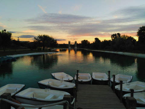 Atardecer del Parque Europa, Torrej&oacute;n de Ardoz, Madrid, Espa&ntilde;a