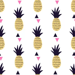 Foto op Plexiglas Ananas Vector naadloos patroon met ananassen en driehoeken. Leuke zomer fruit achtergrond.
