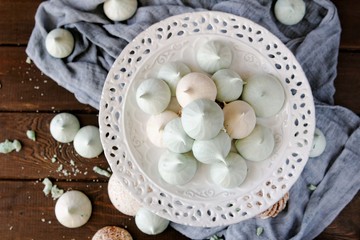 Little meringues made from aquafaba