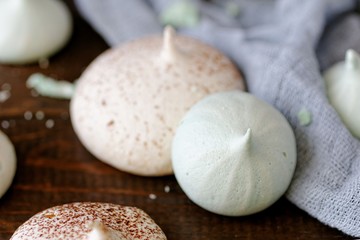 Little meringues made from aquafaba