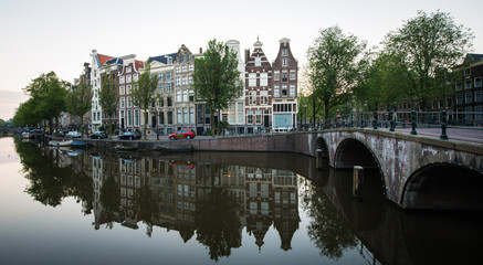 Obraz premium Canal houses of Amsterdam
