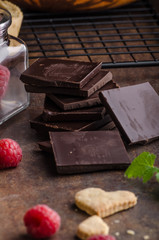 Chocolate tartalets with nuts