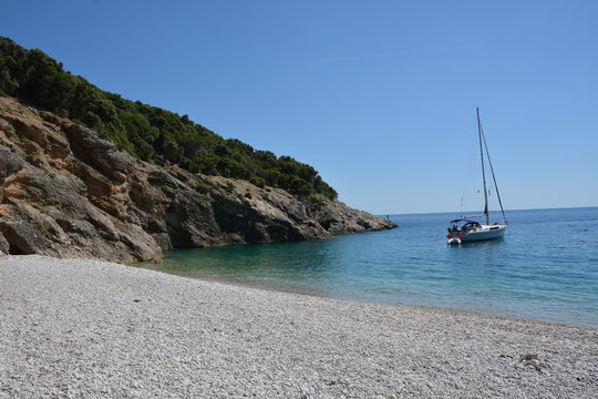 Lubenice Beach near blue grotte