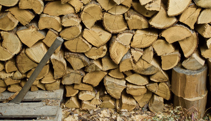 Lagerung von Holzblöcken