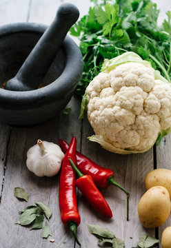 Ingredients of the indian dish Aloo Gobi