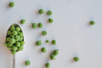 GREEN PEAS & SPOON