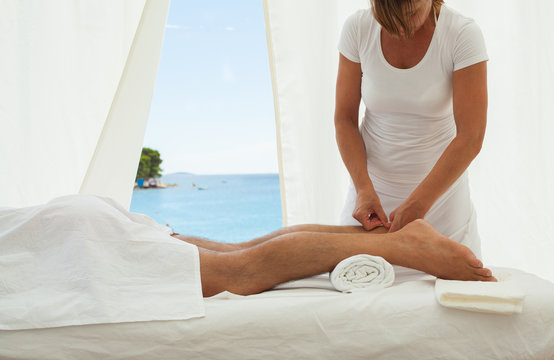 Acupressure treatment at the spa resort by the sea