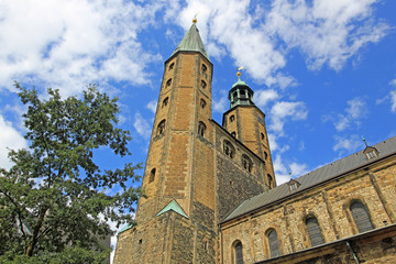 Fototapeta na wymiar Goslar: Westwerk der Marktkirche (12. Jh., Niedersachsen)