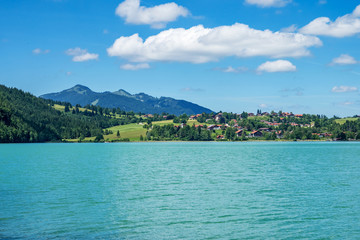 Fototapeta na wymiar Allgäu - Weißensee bei Füssen
