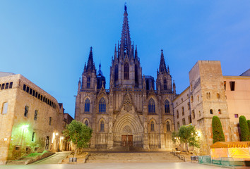 Naklejka na ściany i meble Barcelona. The Cathedral at dawn.