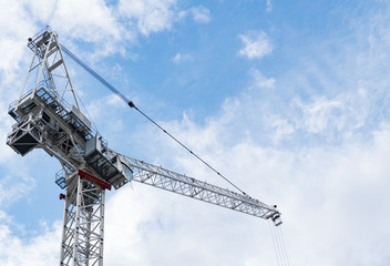 CONSTRUCTION CRANE