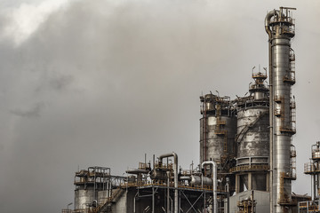 Industria. Fabrica petrolera.