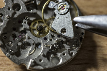 The process of repair of mechanical watches