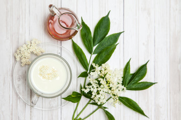 Elderflower (Sambucus nigra), milk and honey infusion for cough treatment