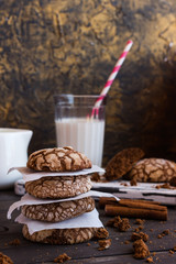 Biscuits with cracks
