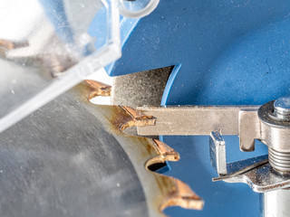 Saw blade sharpener