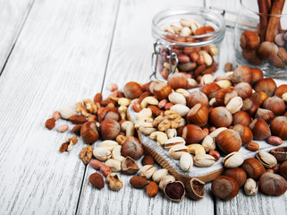 different types of nuts