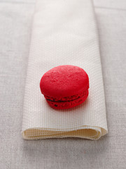 Delicious macaroon strawberry flavor.