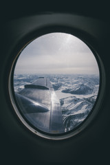 Coastal Mountains aus dem Flugzeugfenster