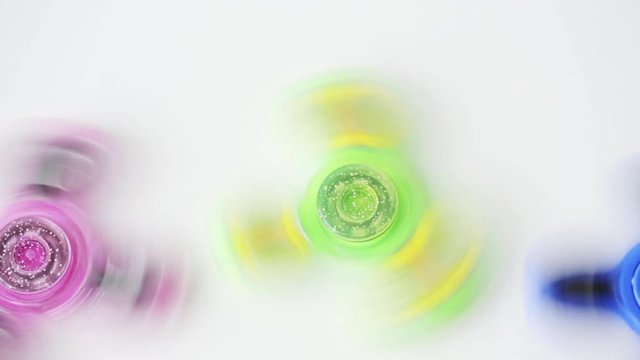 spinning fidget spinners