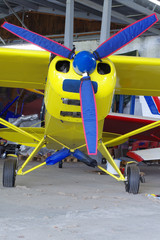 Obraz na płótnie Canvas Airplane sport hangar