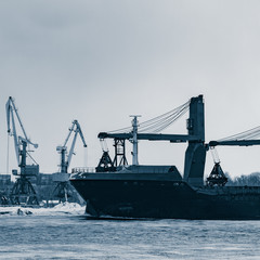 Fototapeta premium Blue cargo ship