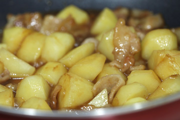 ジャガイモと豚肉の煮物 / simmered potatoes of pork