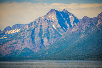 Fototapeta na wymiar lake mcdonald in glacier national park montanaa