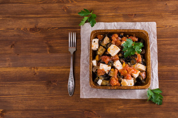 Vegetable salad with cheese