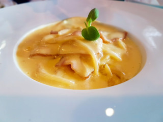 Spaghetti with bacon.