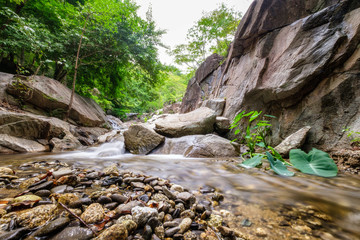 Naklejka premium Huai yang waterfall tropical rainforest in national park