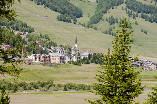 Zuoz Bilder – Durchsuchen 353 Archivfotos, Vektorgrafiken und Videos ...