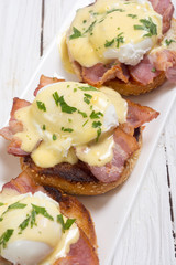 Eggs benedict with bacon