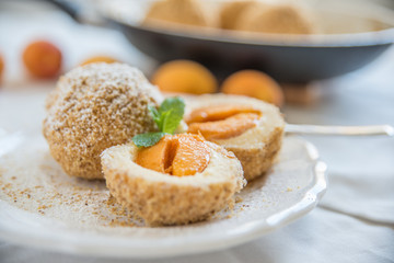Marillenknödel, Aprikosenknödel 